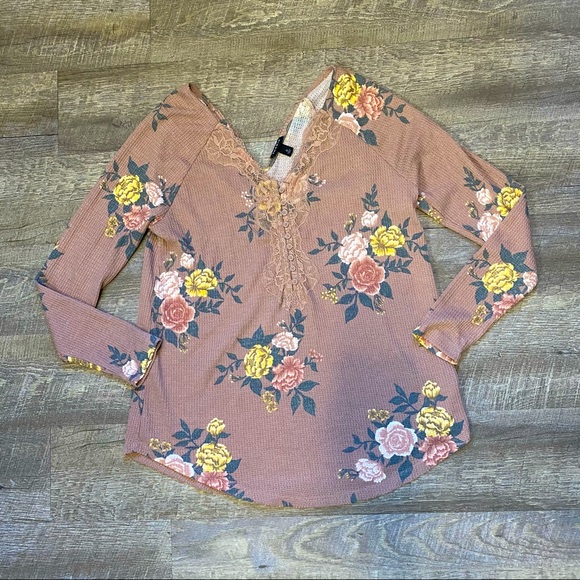 Torrid Pink Floral Thermal Top With Lace Large (0)